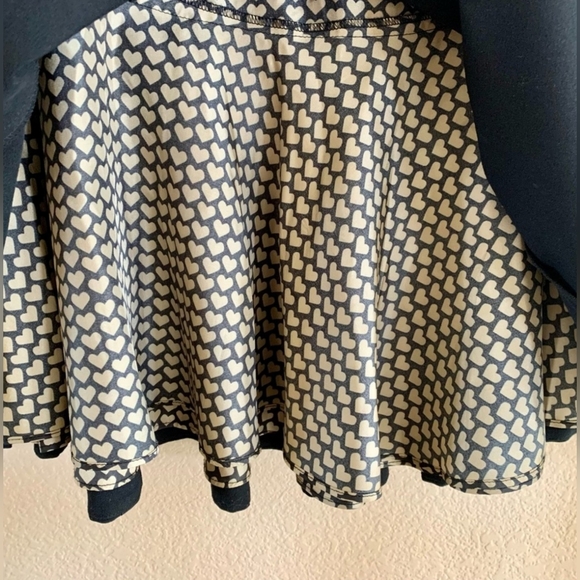 Anthropologie Elevenses Black Skirt Heart Lining Size 8 - Picture 2 of 4